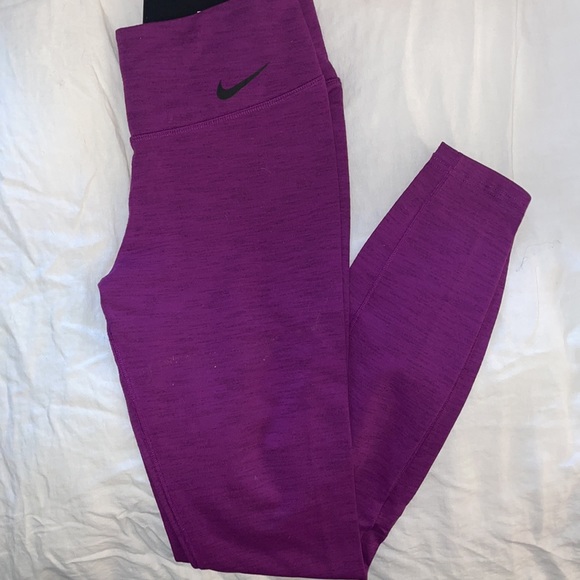 💜NIKE 💜WOMENS RUNNING LEGGINGS - Picture 2 of 3